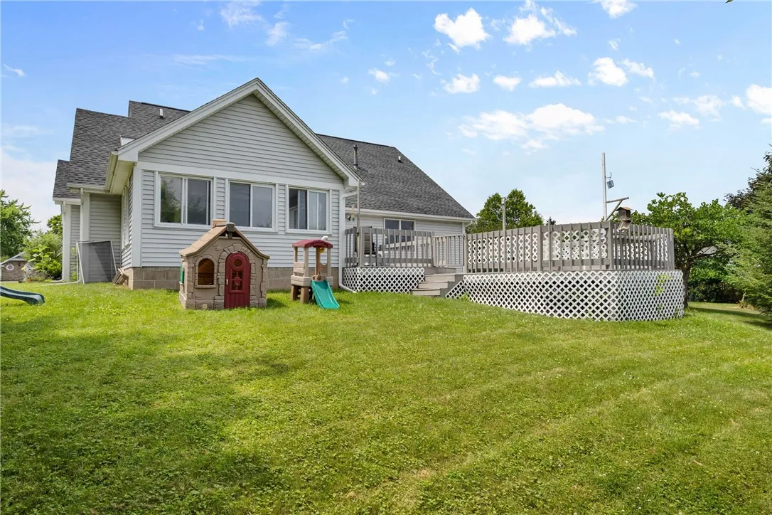 90 Sewilo Hills Drive, Irondequoit, New York 14622, Irondequoit, New York 14622, 3 Bedrooms Bedrooms, 7 Rooms Rooms,2 BathroomsBathrooms,Residential,For Sale,90 Sewilo Hills Drive, Irondequoit, New York 14622,R1618006
