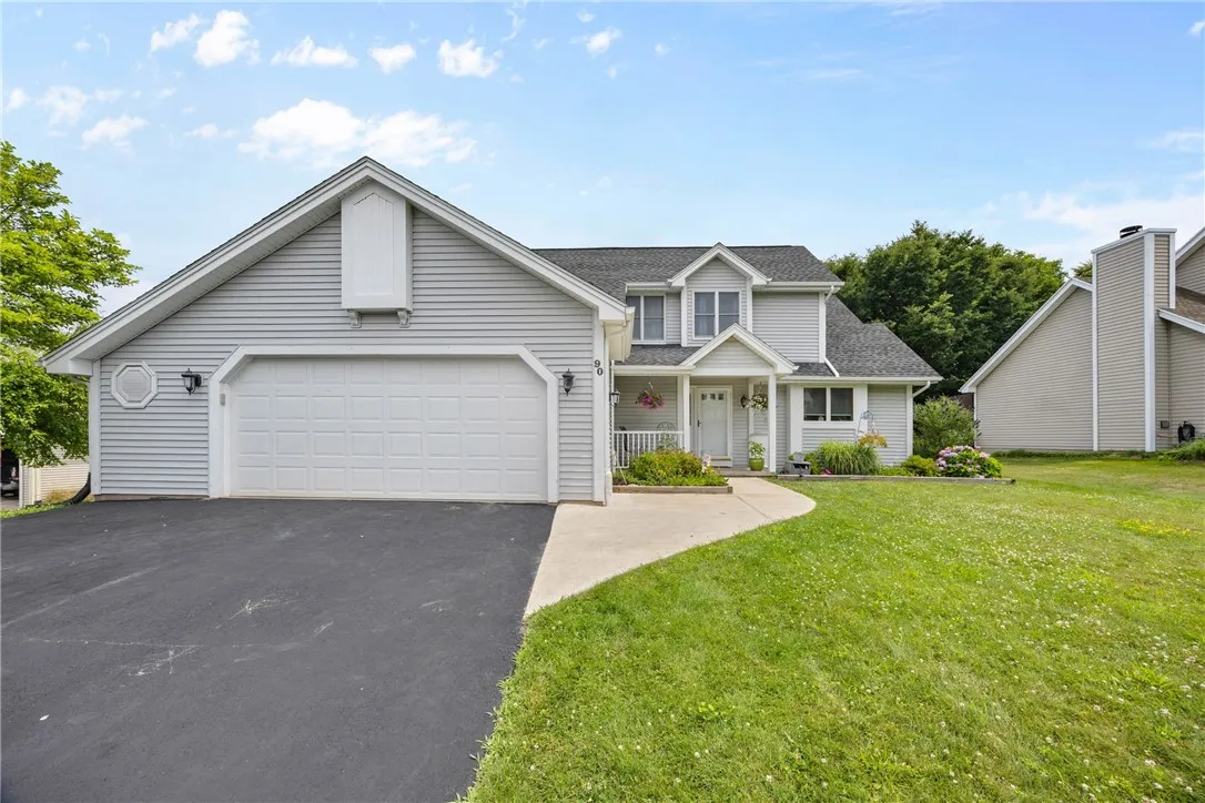 90 Sewilo Hills Drive, Irondequoit, New York 14622, Irondequoit, New York 14622, 3 Bedrooms Bedrooms, 7 Rooms Rooms,2 BathroomsBathrooms,Residential,For Sale,90 Sewilo Hills Drive, Irondequoit, New York 14622,R1618006