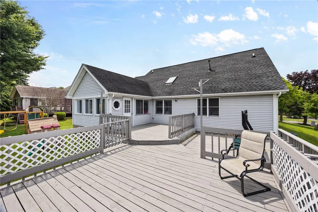 90 Sewilo Hills Drive, Irondequoit, New York 14622, Irondequoit, New York 14622, 3 Bedrooms Bedrooms, 7 Rooms Rooms,2 BathroomsBathrooms,Residential,For Sale,90 Sewilo Hills Drive, Irondequoit, New York 14622,R1618006