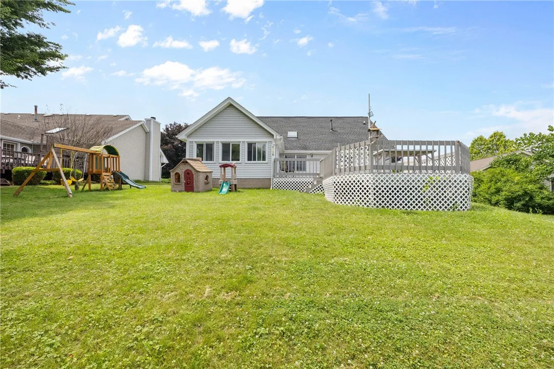 90 Sewilo Hills Drive, Irondequoit, New York 14622, Irondequoit, New York 14622, 3 Bedrooms Bedrooms, 7 Rooms Rooms,2 BathroomsBathrooms,Residential,For Sale,90 Sewilo Hills Drive, Irondequoit, New York 14622,R1618006