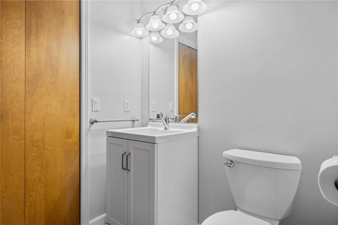 90 Sewilo Hills Drive, Irondequoit, New York 14622, Irondequoit, New York 14622, 3 Bedrooms Bedrooms, 7 Rooms Rooms,2 BathroomsBathrooms,Residential,For Sale,90 Sewilo Hills Drive, Irondequoit, New York 14622,R1618006