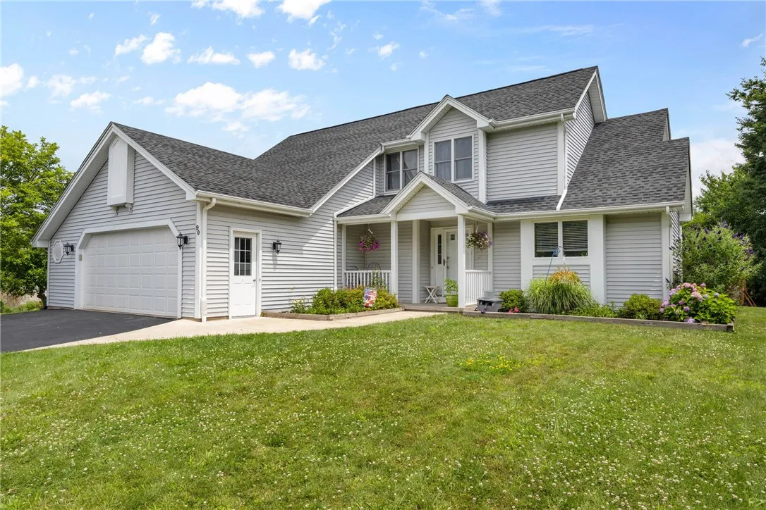 90 Sewilo Hills Drive, Irondequoit, New York 14622, Irondequoit, New York 14622, 3 Bedrooms Bedrooms, 7 Rooms Rooms,2 BathroomsBathrooms,Residential,For Sale,90 Sewilo Hills Drive, Irondequoit, New York 14622,R1618006
