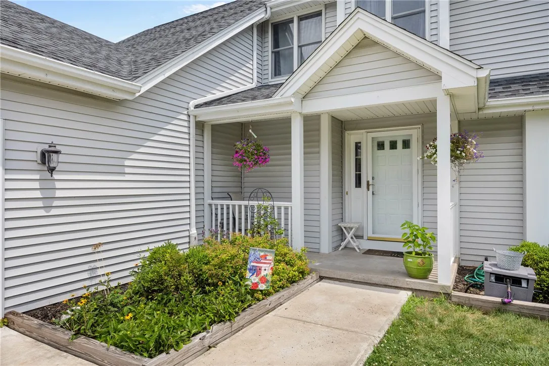 90 Sewilo Hills Drive, Irondequoit, New York 14622, Irondequoit, New York 14622, 3 Bedrooms Bedrooms, 7 Rooms Rooms,2 BathroomsBathrooms,Residential,For Sale,90 Sewilo Hills Drive, Irondequoit, New York 14622,R1618006