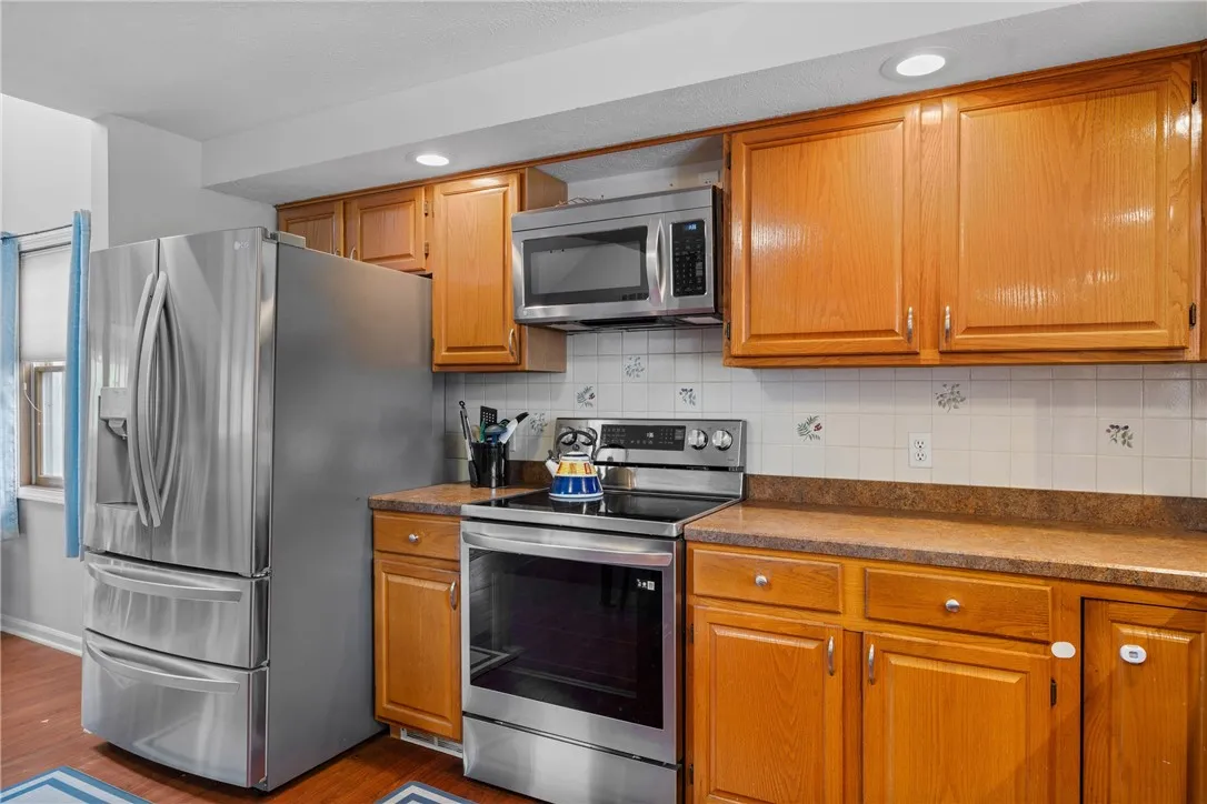 90 Sewilo Hills Drive, Irondequoit, New York 14622, Irondequoit, New York 14622, 3 Bedrooms Bedrooms, 7 Rooms Rooms,2 BathroomsBathrooms,Residential,For Sale,90 Sewilo Hills Drive, Irondequoit, New York 14622,R1618006