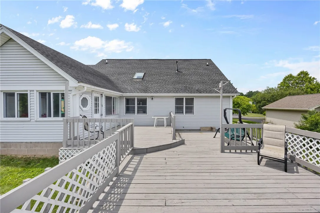 90 Sewilo Hills Drive, Irondequoit, New York 14622, Irondequoit, New York 14622, 3 Bedrooms Bedrooms, 7 Rooms Rooms,2 BathroomsBathrooms,Residential,For Sale,90 Sewilo Hills Drive, Irondequoit, New York 14622,R1618006