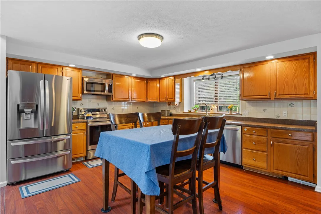 90 Sewilo Hills Drive, Irondequoit, New York 14622, Irondequoit, New York 14622, 3 Bedrooms Bedrooms, 7 Rooms Rooms,2 BathroomsBathrooms,Residential,For Sale,90 Sewilo Hills Drive, Irondequoit, New York 14622,R1618006