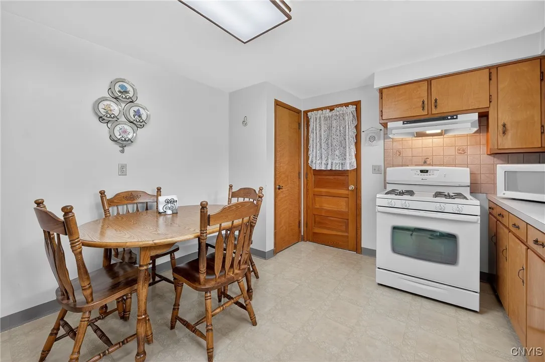 133 Gettman Road, Geddes, New York 13209, Geddes, New York 13209, 3 Bedrooms Bedrooms, 7 Rooms Rooms,1 BathroomBathrooms,Residential,For Sale,133 Gettman Road, Geddes, New York 13209,S1622401