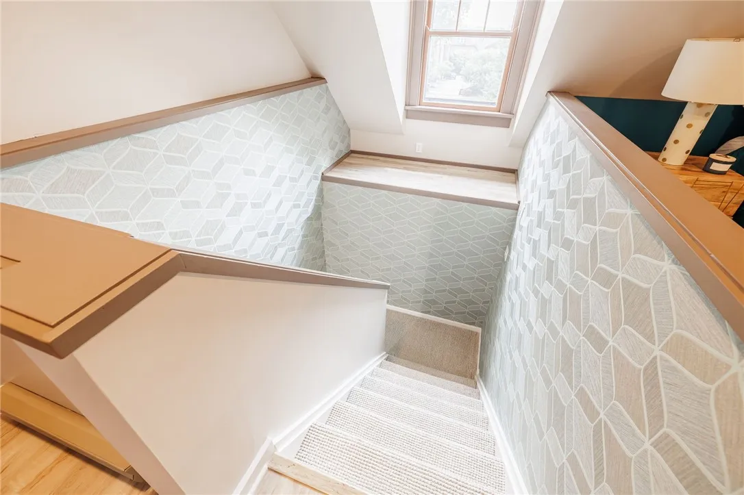 1569 East Ave, Rochester, New York 14610, Rochester, New York 14610, 4 Bedrooms Bedrooms, 7 Rooms Rooms,2 BathroomsBathrooms,Residential,For Sale,1569 East Ave, Rochester, New York 14610,R1620186