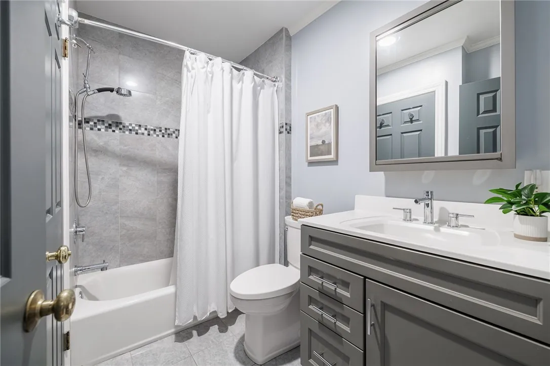 1569 East Ave, Rochester, New York 14610, Rochester, New York 14610, 4 Bedrooms Bedrooms, 7 Rooms Rooms,2 BathroomsBathrooms,Residential,For Sale,1569 East Ave, Rochester, New York 14610,R1620186