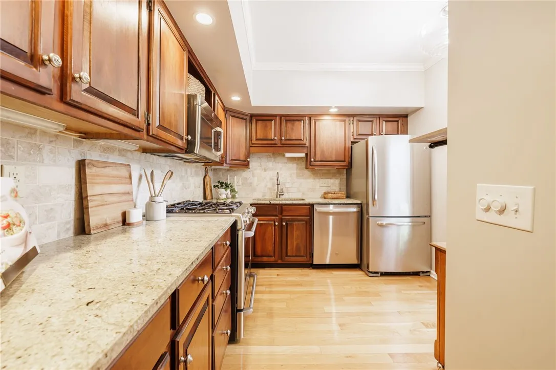 1569 East Ave, Rochester, New York 14610, Rochester, New York 14610, 4 Bedrooms Bedrooms, 7 Rooms Rooms,2 BathroomsBathrooms,Residential,For Sale,1569 East Ave, Rochester, New York 14610,R1620186