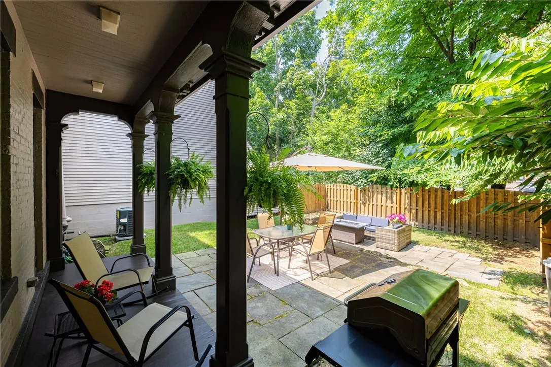 1569 East Ave, Rochester, New York 14610, Rochester, New York 14610, 4 Bedrooms Bedrooms, 7 Rooms Rooms,2 BathroomsBathrooms,Residential,For Sale,1569 East Ave, Rochester, New York 14610,R1620186