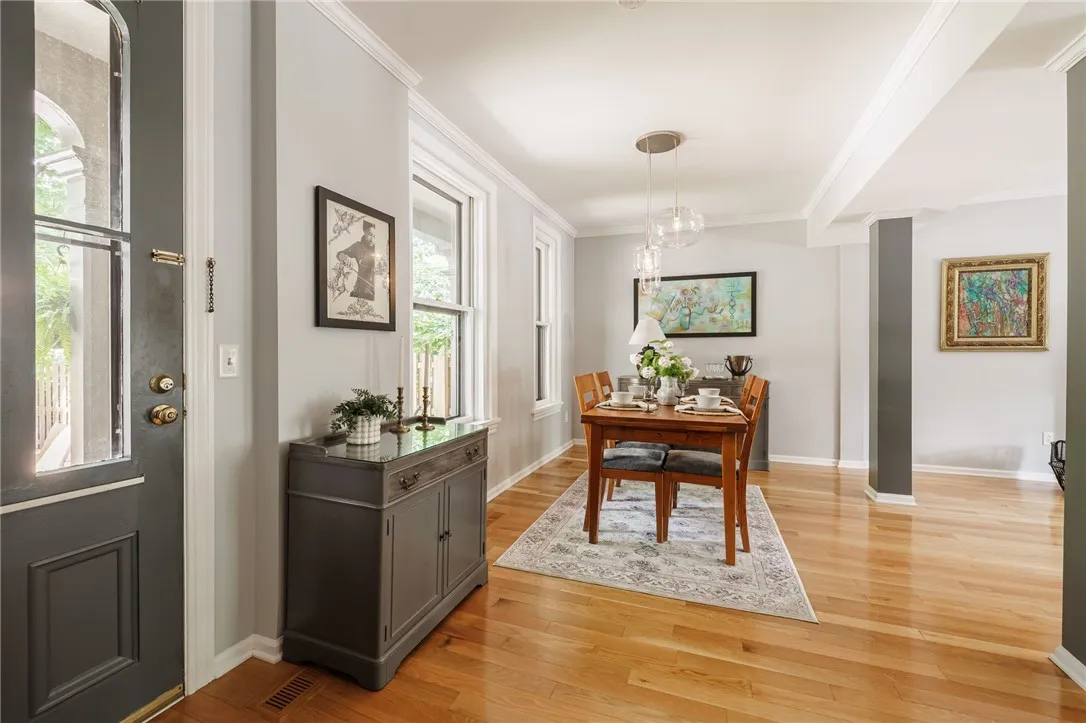 1569 East Ave, Rochester, New York 14610, Rochester, New York 14610, 4 Bedrooms Bedrooms, 7 Rooms Rooms,2 BathroomsBathrooms,Residential,For Sale,1569 East Ave, Rochester, New York 14610,R1620186