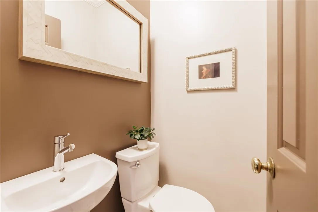 1569 East Ave, Rochester, New York 14610, Rochester, New York 14610, 4 Bedrooms Bedrooms, 7 Rooms Rooms,2 BathroomsBathrooms,Residential,For Sale,1569 East Ave, Rochester, New York 14610,R1620186