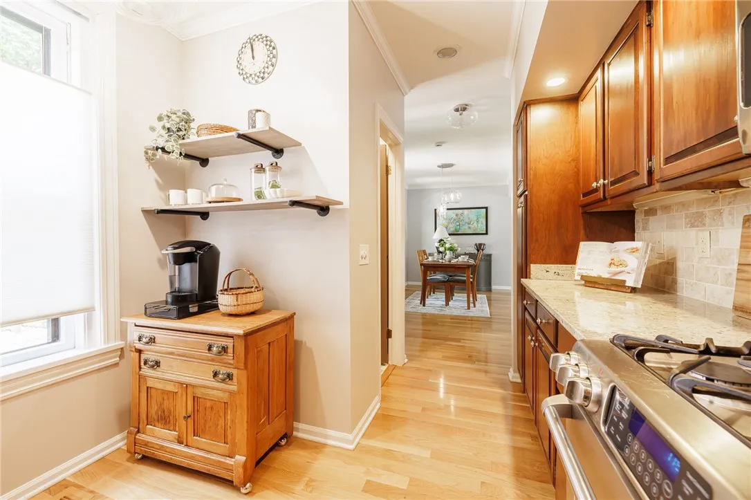 1569 East Ave, Rochester, New York 14610, Rochester, New York 14610, 4 Bedrooms Bedrooms, 7 Rooms Rooms,2 BathroomsBathrooms,Residential,For Sale,1569 East Ave, Rochester, New York 14610,R1620186