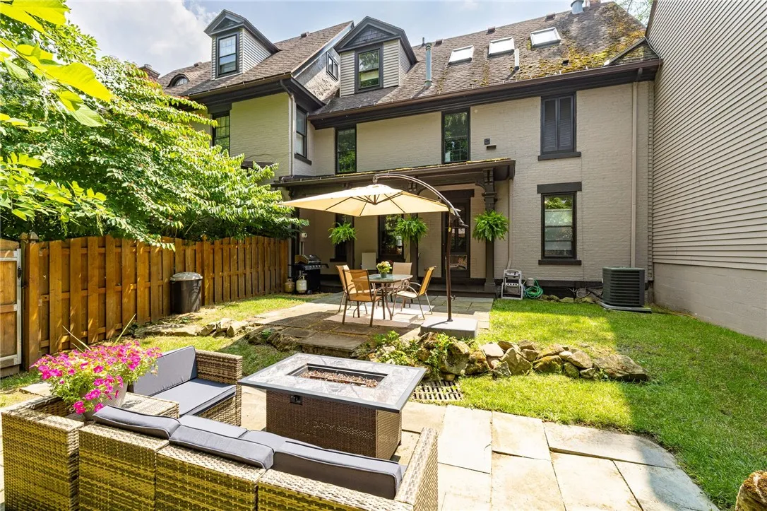 1569 East Ave, Rochester, New York 14610, Rochester, New York 14610, 4 Bedrooms Bedrooms, 7 Rooms Rooms,2 BathroomsBathrooms,Residential,For Sale,1569 East Ave, Rochester, New York 14610,R1620186