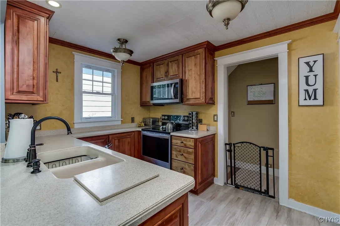155 Chestnut Street, Watertown City, New York 1360, Watertown City, New York 13601, 4 Bedrooms Bedrooms, 8 Rooms Rooms,1 BathroomBathrooms,Residential,For Sale,155 Chestnut Street, Watertown City, New York 1360,S1623097