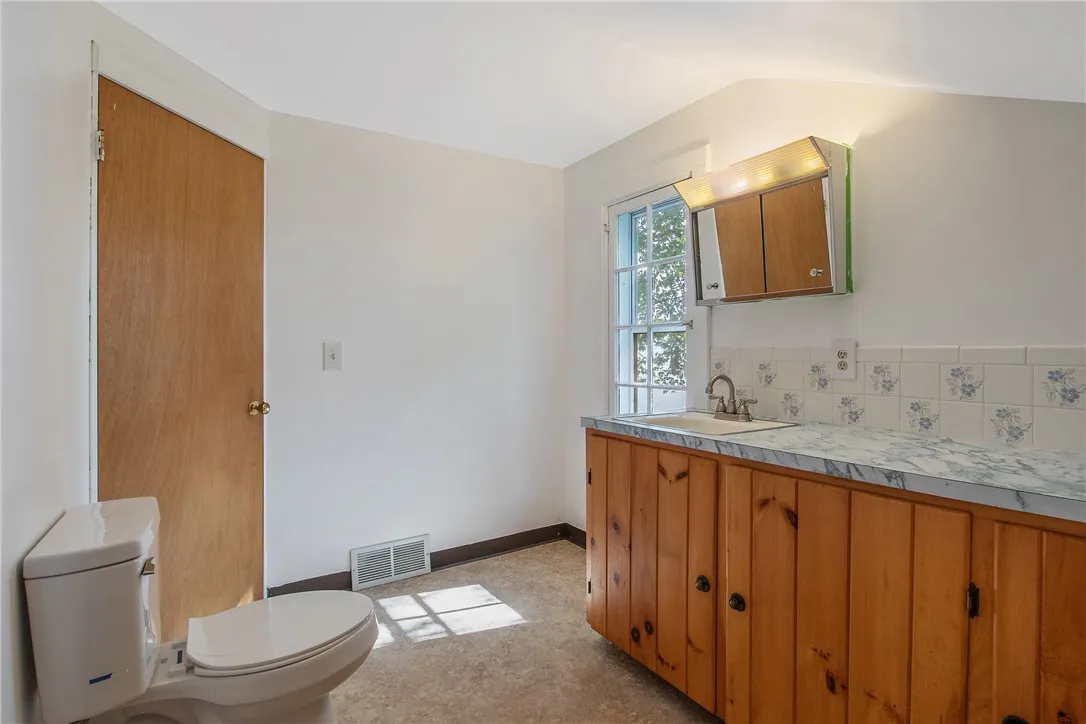55 Lakeview Road, Mexico, New York 13114, Mexico, New York 13114, 3 Bedrooms Bedrooms, 7 Rooms Rooms,1 BathroomBathrooms,Residential,For Sale,55 Lakeview Road, Mexico, New York 13114,R1621200