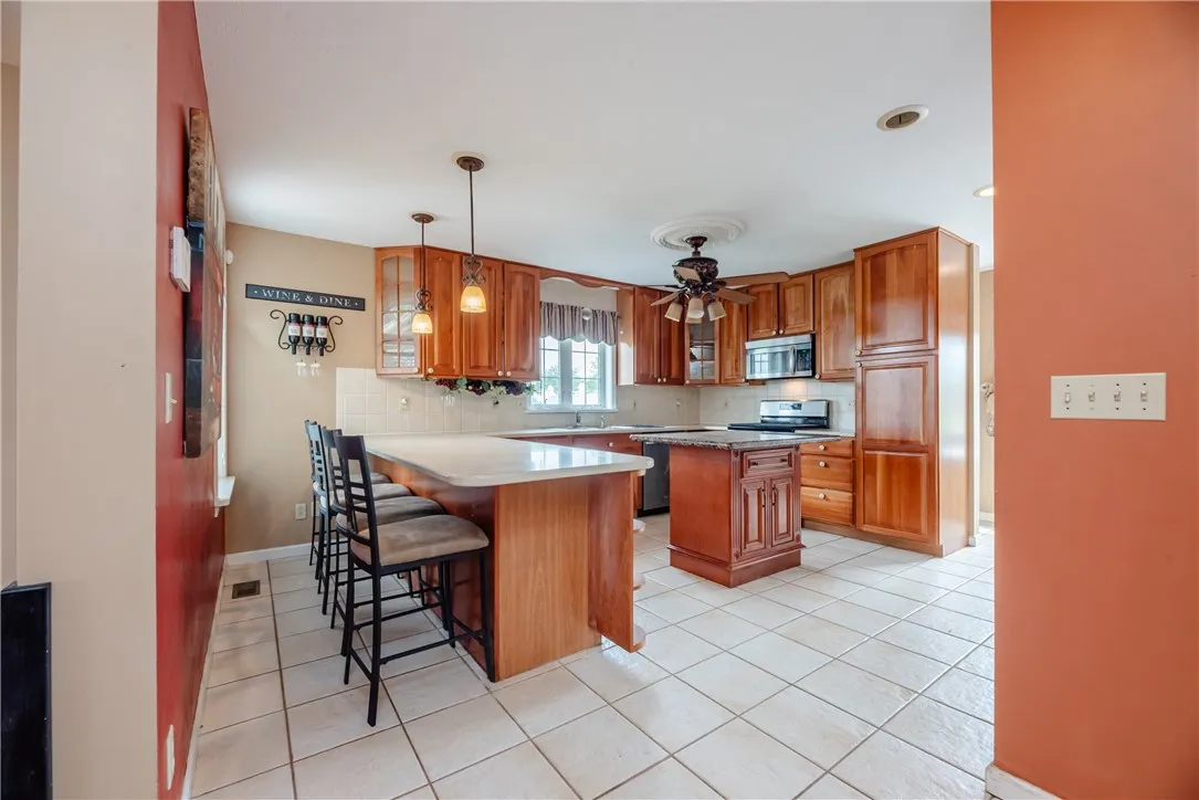 1223 Lexington Avenue, Rochester, New York 14606, Rochester, New York 14606, 3 Bedrooms Bedrooms, 6 Rooms Rooms,2 BathroomsBathrooms,Residential,For Sale,1223 Lexington Avenue, Rochester, New York 14606,R1622432