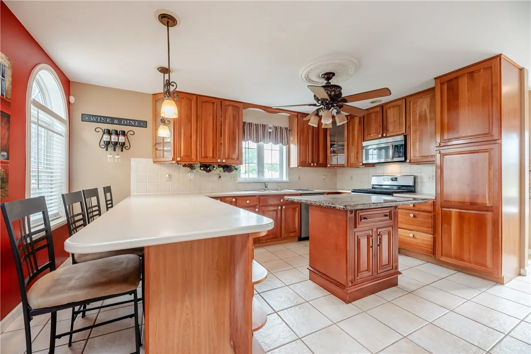 1223 Lexington Avenue, Rochester, New York 14606, Rochester, New York 14606, 3 Bedrooms Bedrooms, 6 Rooms Rooms,2 BathroomsBathrooms,Residential,For Sale,1223 Lexington Avenue, Rochester, New York 14606,R1622432