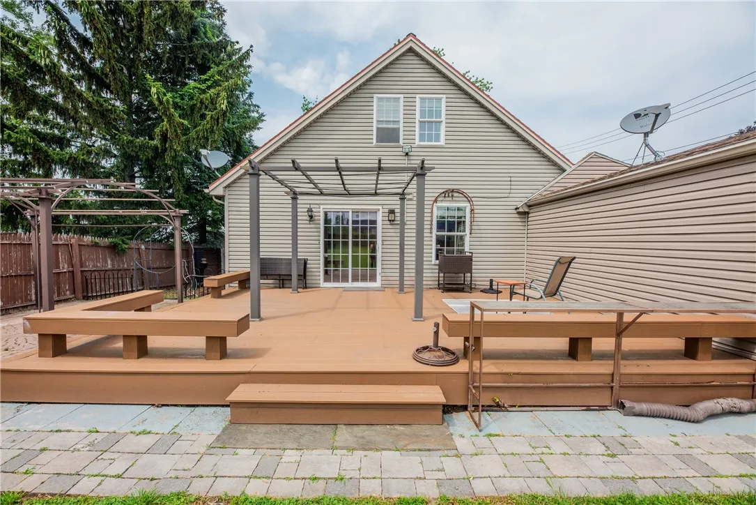 1223 Lexington Avenue, Rochester, New York 14606, Rochester, New York 14606, 3 Bedrooms Bedrooms, 6 Rooms Rooms,2 BathroomsBathrooms,Residential,For Sale,1223 Lexington Avenue, Rochester, New York 14606,R1622432