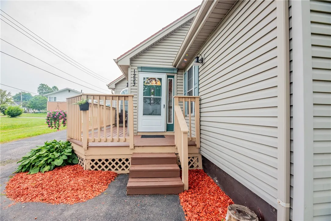 1223 Lexington Avenue, Rochester, New York 14606, Rochester, New York 14606, 3 Bedrooms Bedrooms, 6 Rooms Rooms,2 BathroomsBathrooms,Residential,For Sale,1223 Lexington Avenue, Rochester, New York 14606,R1622432