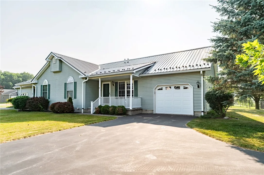 32 Valle Drive, Batavia, New York 14020, Batavia, New York 14020, 2 Bedrooms Bedrooms, 5 Rooms Rooms,1 BathroomBathrooms,Residential,For Sale,32 Valle Drive, Batavia, New York 14020,R1619577