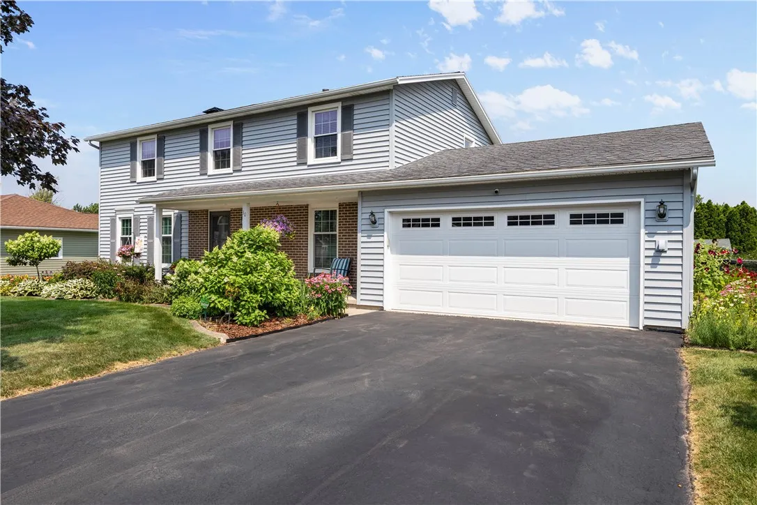 30 Olde Tavern Circle, Greece, New York 14612, Greece, New York 14612, 4 Bedrooms Bedrooms, 10 Rooms Rooms,2 BathroomsBathrooms,Residential,For Sale,30 Olde Tavern Circle, Greece, New York 14612,R1620407