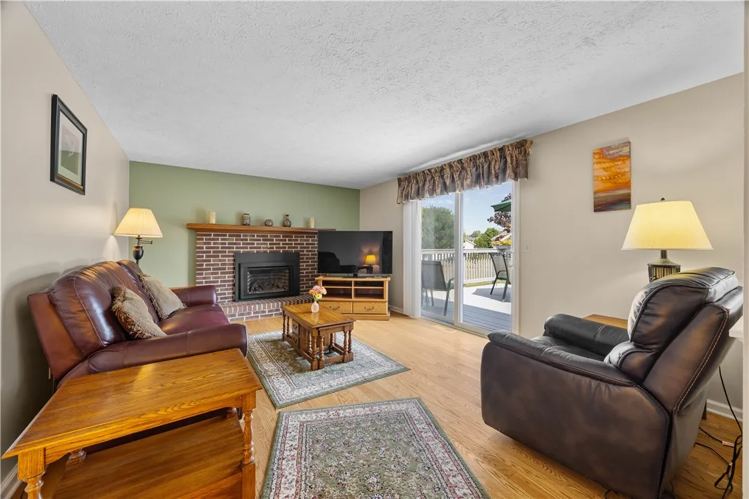 30 Olde Tavern Circle, Greece, New York 14612, Greece, New York 14612, 4 Bedrooms Bedrooms, 10 Rooms Rooms,2 BathroomsBathrooms,Residential,For Sale,30 Olde Tavern Circle, Greece, New York 14612,R1620407
