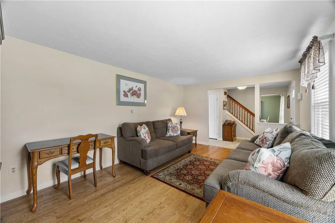 30 Olde Tavern Circle, Greece, New York 14612, Greece, New York 14612, 4 Bedrooms Bedrooms, 10 Rooms Rooms,2 BathroomsBathrooms,Residential,For Sale,30 Olde Tavern Circle, Greece, New York 14612,R1620407