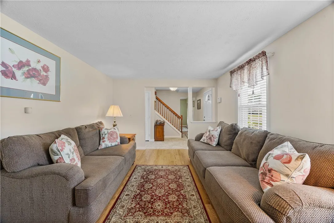30 Olde Tavern Circle, Greece, New York 14612, Greece, New York 14612, 4 Bedrooms Bedrooms, 10 Rooms Rooms,2 BathroomsBathrooms,Residential,For Sale,30 Olde Tavern Circle, Greece, New York 14612,R1620407
