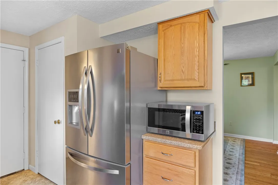 30 Olde Tavern Circle, Greece, New York 14612, Greece, New York 14612, 4 Bedrooms Bedrooms, 10 Rooms Rooms,2 BathroomsBathrooms,Residential,For Sale,30 Olde Tavern Circle, Greece, New York 14612,R1620407