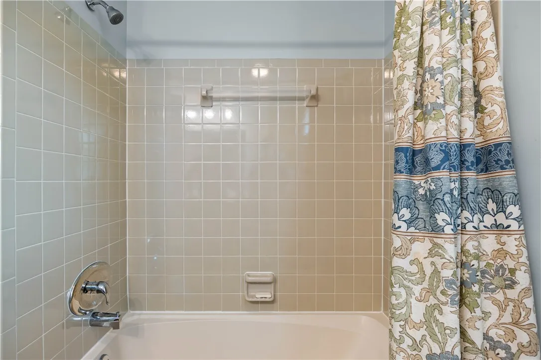 30 Olde Tavern Circle, Greece, New York 14612, Greece, New York 14612, 4 Bedrooms Bedrooms, 10 Rooms Rooms,2 BathroomsBathrooms,Residential,For Sale,30 Olde Tavern Circle, Greece, New York 14612,R1620407