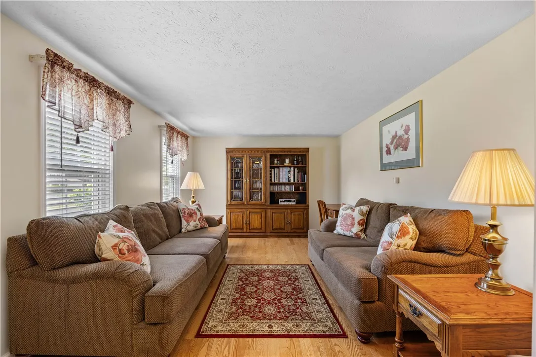 30 Olde Tavern Circle, Greece, New York 14612, Greece, New York 14612, 4 Bedrooms Bedrooms, 10 Rooms Rooms,2 BathroomsBathrooms,Residential,For Sale,30 Olde Tavern Circle, Greece, New York 14612,R1620407