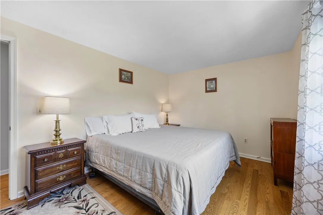 30 Olde Tavern Circle, Greece, New York 14612, Greece, New York 14612, 4 Bedrooms Bedrooms, 10 Rooms Rooms,2 BathroomsBathrooms,Residential,For Sale,30 Olde Tavern Circle, Greece, New York 14612,R1620407