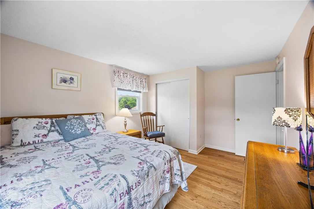 30 Olde Tavern Circle, Greece, New York 14612, Greece, New York 14612, 4 Bedrooms Bedrooms, 10 Rooms Rooms,2 BathroomsBathrooms,Residential,For Sale,30 Olde Tavern Circle, Greece, New York 14612,R1620407