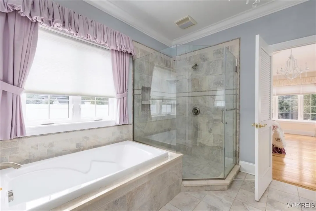 4550 West Boncrest Dr W Drive, Clarence, New York, Clarence, New York 14221, 3 Bedrooms Bedrooms, 9 Rooms Rooms,2 BathroomsBathrooms,Residential,For Sale,4550 West Boncrest Dr W Drive, Clarence, New York ,B1623277