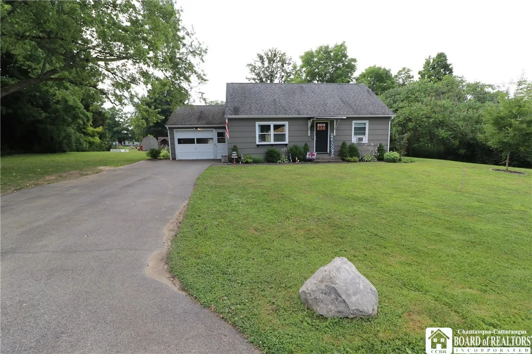 6554 Sherwood Lane, Boston, New York 14025, Boston, New York 14025, 3 Bedrooms Bedrooms, 6 Rooms Rooms,1 BathroomBathrooms,Residential,For Sale,6554 Sherwood Lane, Boston, New York 14025,R1622498