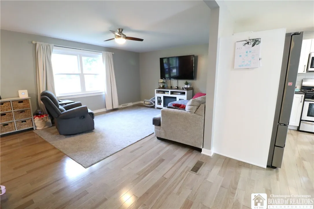 6554 Sherwood Lane, Boston, New York 14025, Boston, New York 14025, 3 Bedrooms Bedrooms, 6 Rooms Rooms,1 BathroomBathrooms,Residential,For Sale,6554 Sherwood Lane, Boston, New York 14025,R1622498