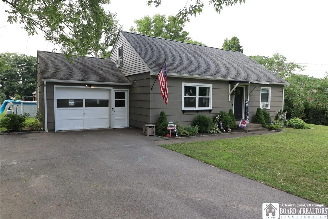 6554 Sherwood Lane, Boston, New York 14025, Boston, New York 14025, 3 Bedrooms Bedrooms, 6 Rooms Rooms,1 BathroomBathrooms,Residential,For Sale,6554 Sherwood Lane, Boston, New York 14025,R1622498