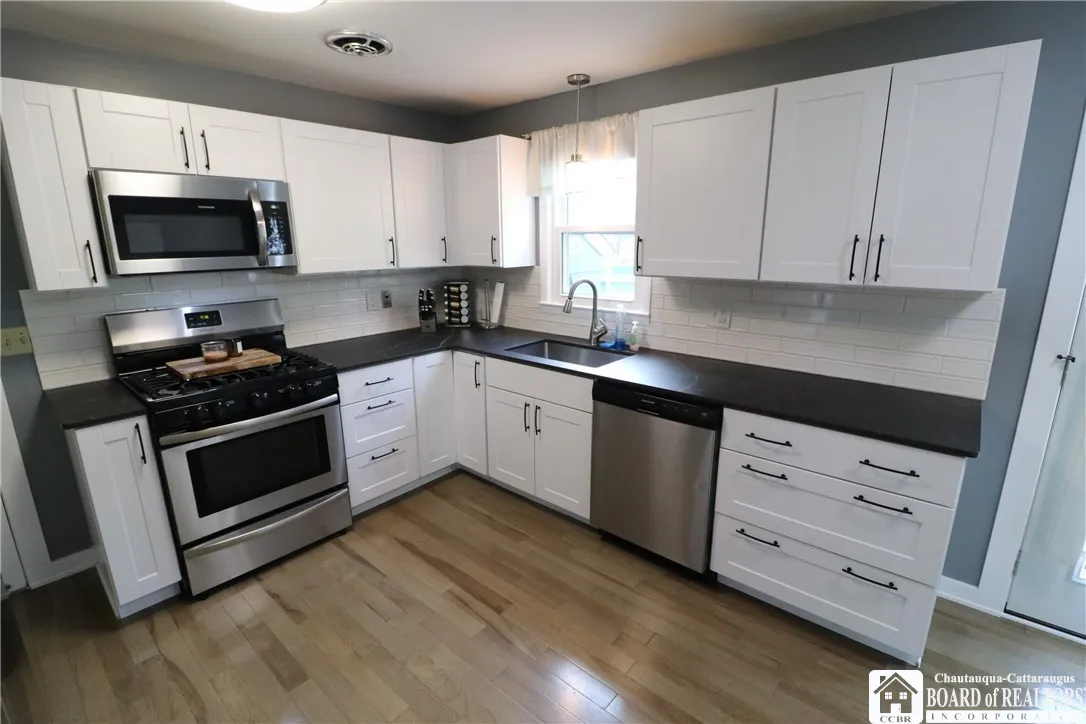 6554 Sherwood Lane, Boston, New York 14025, Boston, New York 14025, 3 Bedrooms Bedrooms, 6 Rooms Rooms,1 BathroomBathrooms,Residential,For Sale,6554 Sherwood Lane, Boston, New York 14025,R1622498