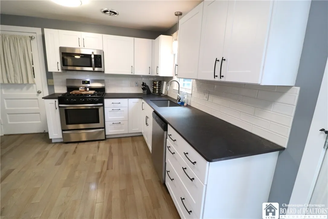 6554 Sherwood Lane, Boston, New York 14025, Boston, New York 14025, 3 Bedrooms Bedrooms, 6 Rooms Rooms,1 BathroomBathrooms,Residential,For Sale,6554 Sherwood Lane, Boston, New York 14025,R1622498