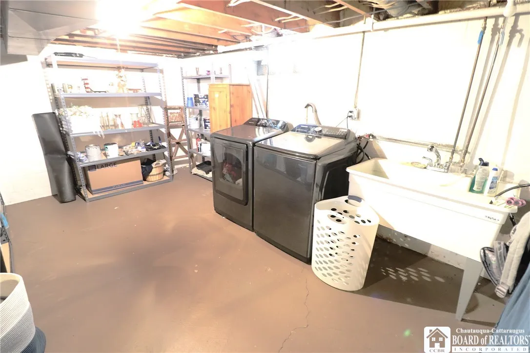 6554 Sherwood Lane, Boston, New York 14025, Boston, New York 14025, 3 Bedrooms Bedrooms, 6 Rooms Rooms,1 BathroomBathrooms,Residential,For Sale,6554 Sherwood Lane, Boston, New York 14025,R1622498