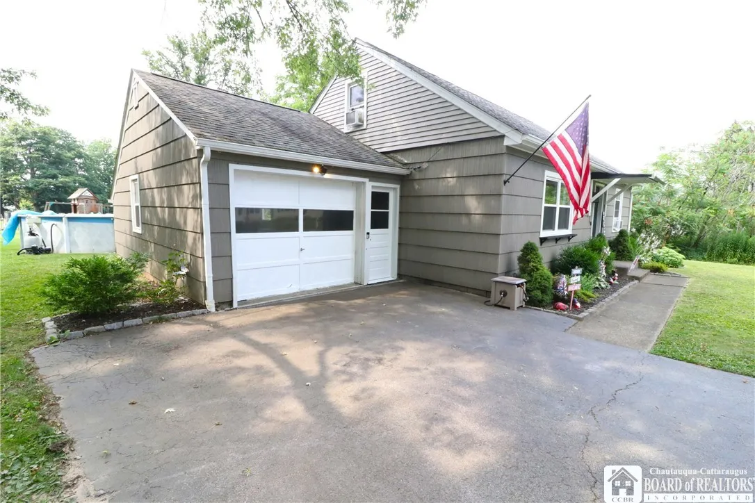 6554 Sherwood Lane, Boston, New York 14025, Boston, New York 14025, 3 Bedrooms Bedrooms, 6 Rooms Rooms,1 BathroomBathrooms,Residential,For Sale,6554 Sherwood Lane, Boston, New York 14025,R1622498