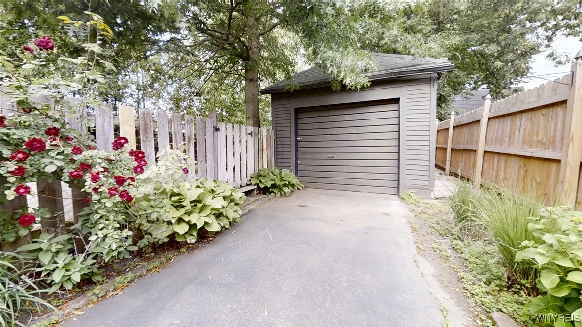 278 Washington Highway, Amherst, New York 14226, Amherst, New York 14226, 3 Bedrooms Bedrooms, 7 Rooms Rooms,1 BathroomBathrooms,Residential,For Sale,278 Washington Highway, Amherst, New York 14226,B1623238
