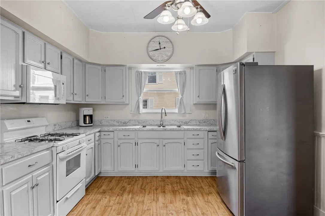 19 Troy Street, Seneca Falls, New York 13148, Seneca Falls, New York 13148, 3 Bedrooms Bedrooms, 7 Rooms Rooms,1 BathroomBathrooms,Residential,For Sale,19 Troy Street, Seneca Falls, New York 13148,R1622627