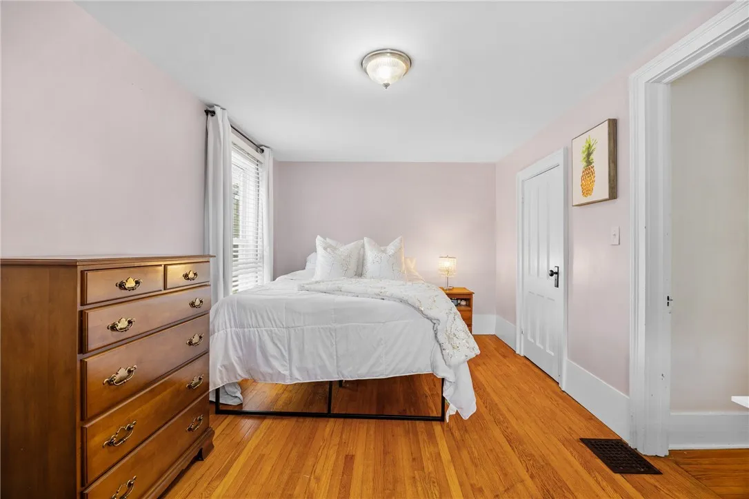 19 Troy Street, Seneca Falls, New York 13148, Seneca Falls, New York 13148, 3 Bedrooms Bedrooms, 7 Rooms Rooms,1 BathroomBathrooms,Residential,For Sale,19 Troy Street, Seneca Falls, New York 13148,R1622627
