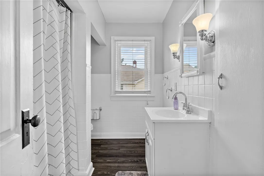 19 Troy Street, Seneca Falls, New York 13148, Seneca Falls, New York 13148, 3 Bedrooms Bedrooms, 7 Rooms Rooms,1 BathroomBathrooms,Residential,For Sale,19 Troy Street, Seneca Falls, New York 13148,R1622627