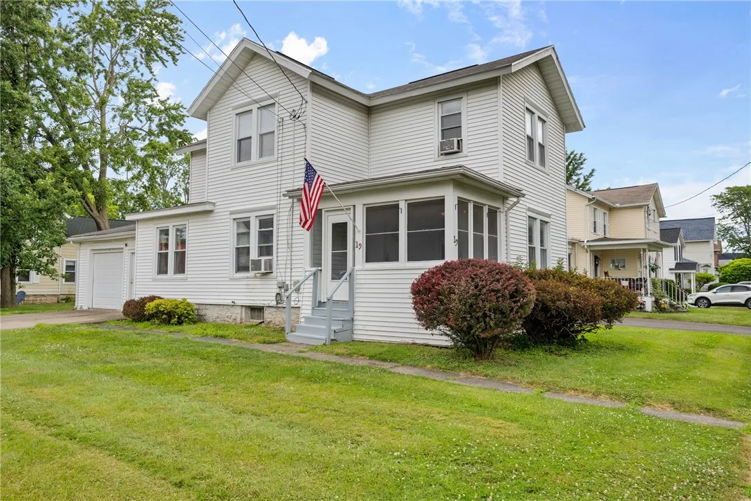 19 Troy Street, Seneca Falls, New York 13148, Seneca Falls, New York 13148, 3 Bedrooms Bedrooms, 7 Rooms Rooms,1 BathroomBathrooms,Residential,For Sale,19 Troy Street, Seneca Falls, New York 13148,R1622627