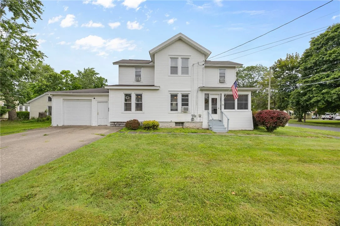 19 Troy Street, Seneca Falls, New York 13148, Seneca Falls, New York 13148, 3 Bedrooms Bedrooms, 7 Rooms Rooms,1 BathroomBathrooms,Residential,For Sale,19 Troy Street, Seneca Falls, New York 13148,R1622627