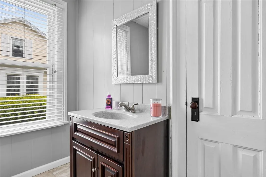19 Troy Street, Seneca Falls, New York 13148, Seneca Falls, New York 13148, 3 Bedrooms Bedrooms, 7 Rooms Rooms,1 BathroomBathrooms,Residential,For Sale,19 Troy Street, Seneca Falls, New York 13148,R1622627